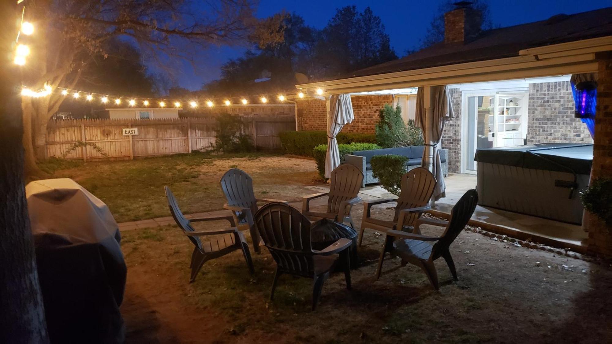 Hot Tub, Privacy, Sleeps 11 & Tons Of Space! Lubbock Exterior photo